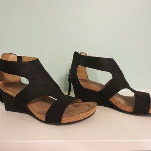 Adrienne Vittadini AV-Tricia Wedge Sandals Black Size 6M